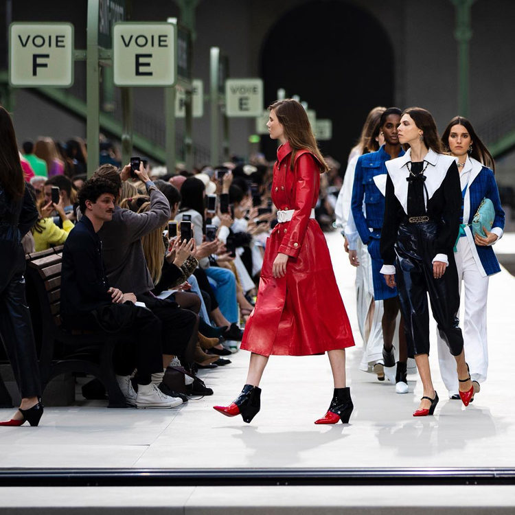 � Aizel ��������� ���-��-������������ Chanel